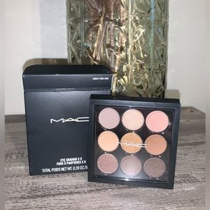 MAC AMBER NINE TIMES EYE SHADOW PALLET